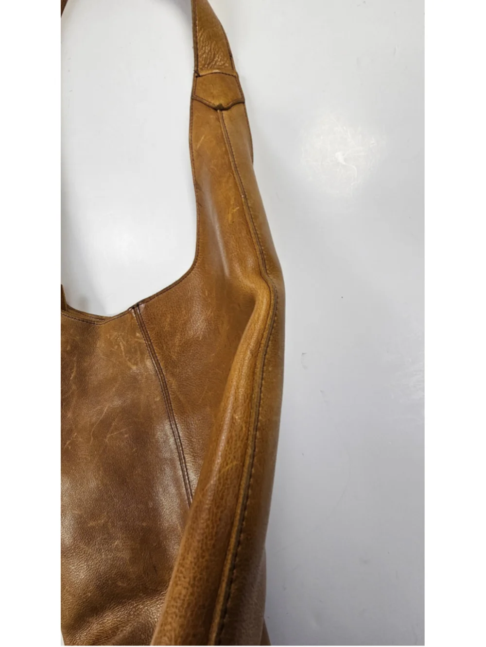Duluth Trading Co Leather Hobo Shoulder Bag Brown Distressed Full Grain Purse